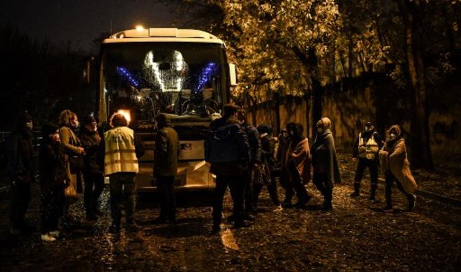 Paris: le campement de migrants devant l'Hôtel de ville évacué, 226 personnes prises en charge