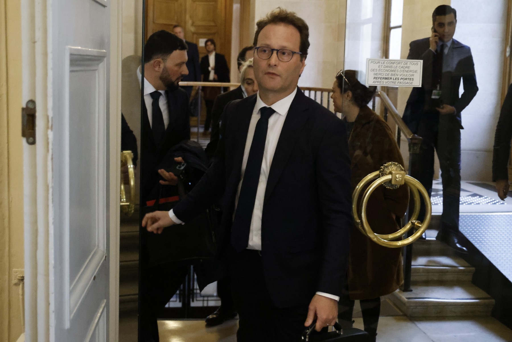 Auteur d'une tribune dans le JDD, le député Karl Olive dans le collimateur du groupe Renaissance