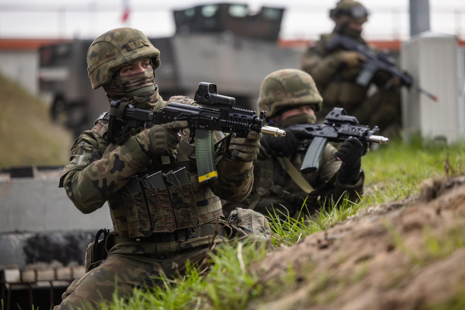 La Pologne prévoit de déployer 10 000 soldats à la frontière avec le Bélarus