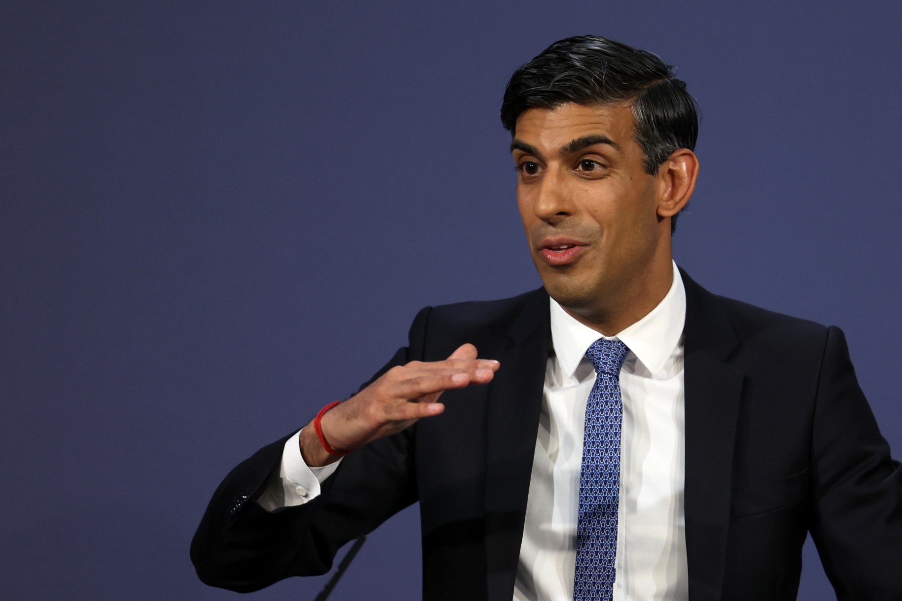 Naufrage dans la Manche: Rishi Sunak déterminé à mettre fin aux traversées illégales de migrants