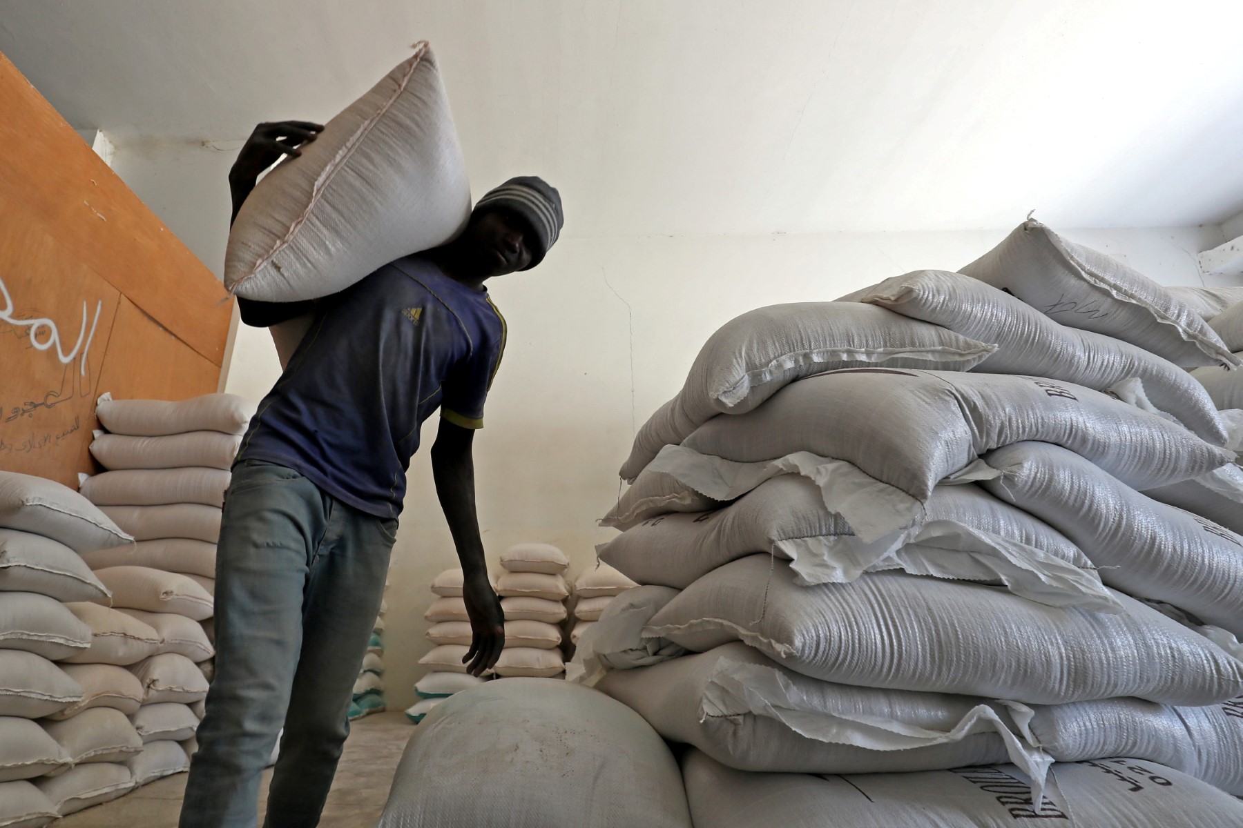Des dirigeants africains demandent le déblocage des exportations de céréales et d'engrais russes