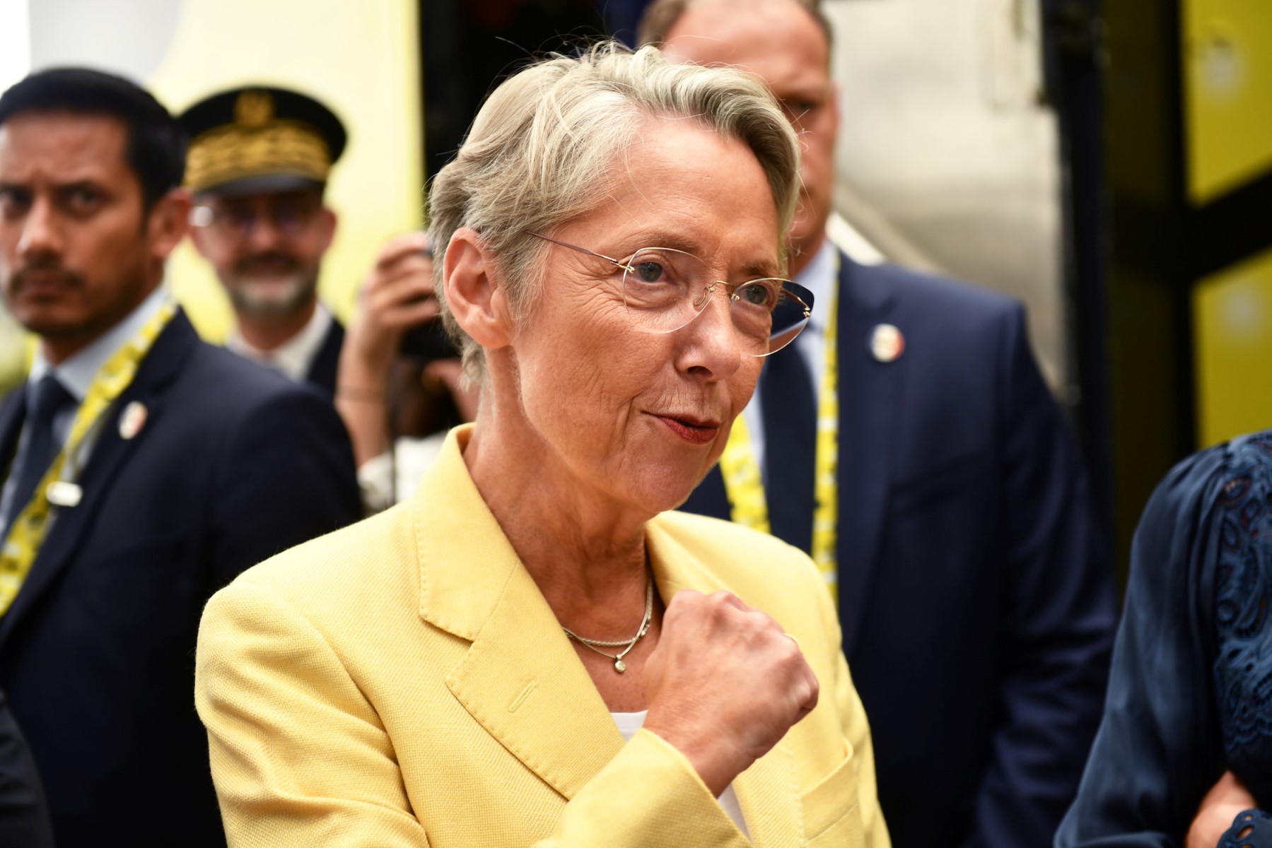 Elisabeth Borne renforce sa communication