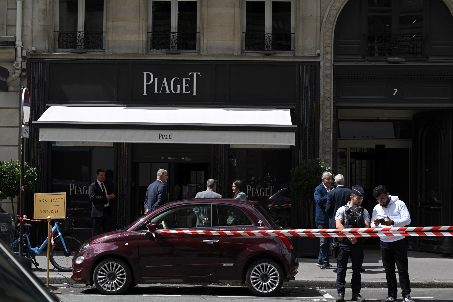 Braquage d'une joaillerie Piaget à Paris, 10 à 15 millions d'euros de préjudice