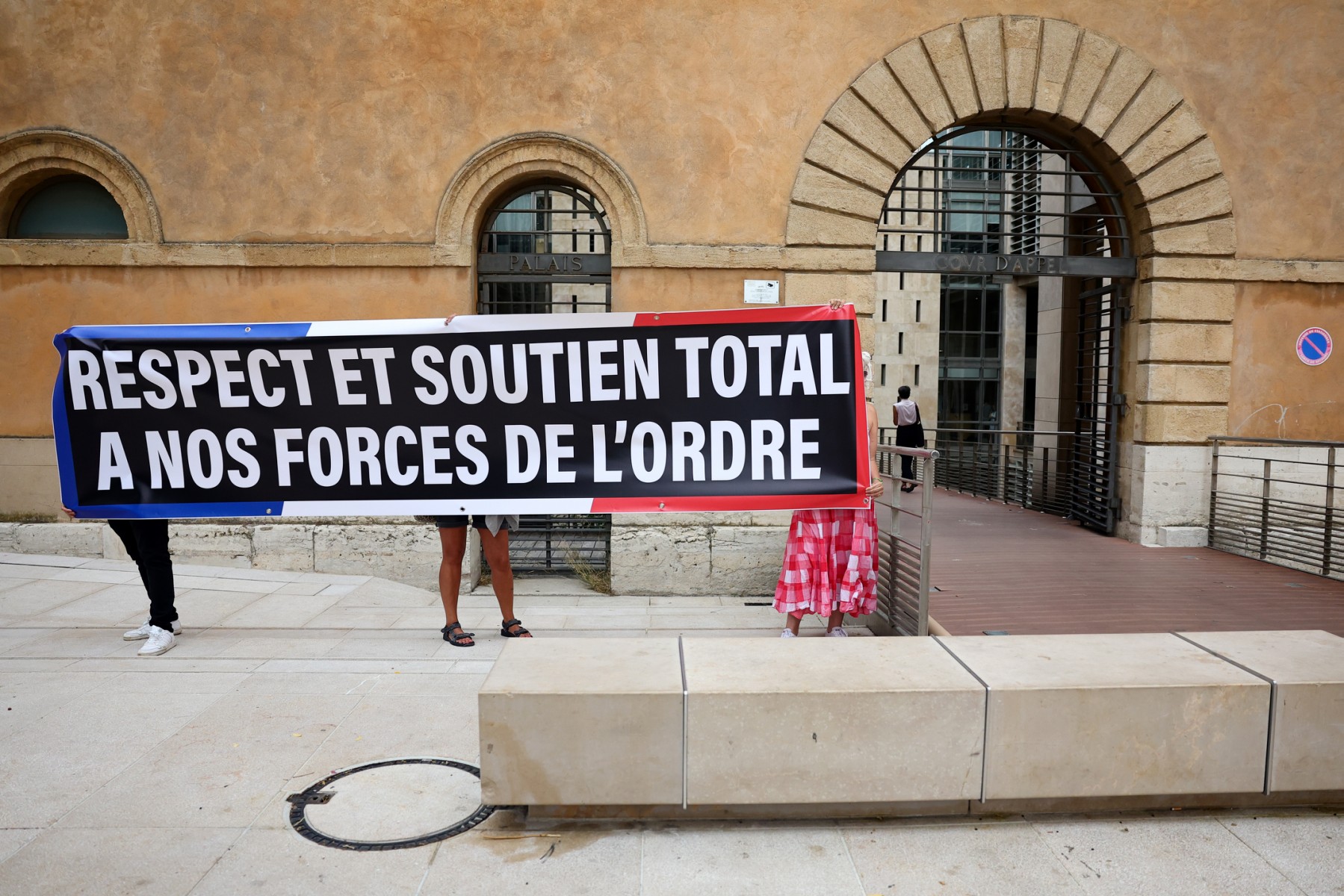 Colère des policiers: L'Intérieur hausse le ton contre les arrêts maladie