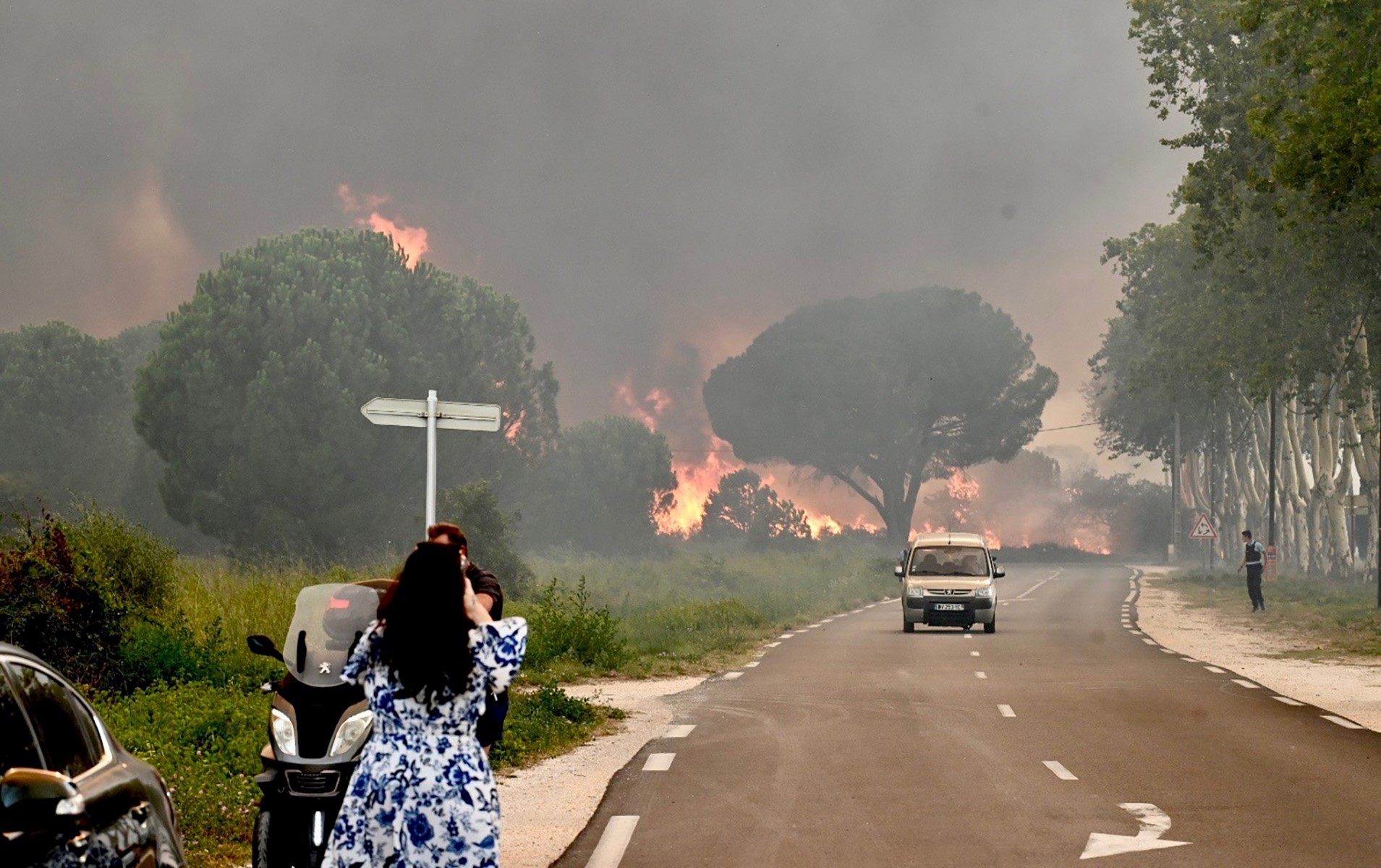 L'incendie dans les Pyrénées-Orientales stabilisé, un camping détruit