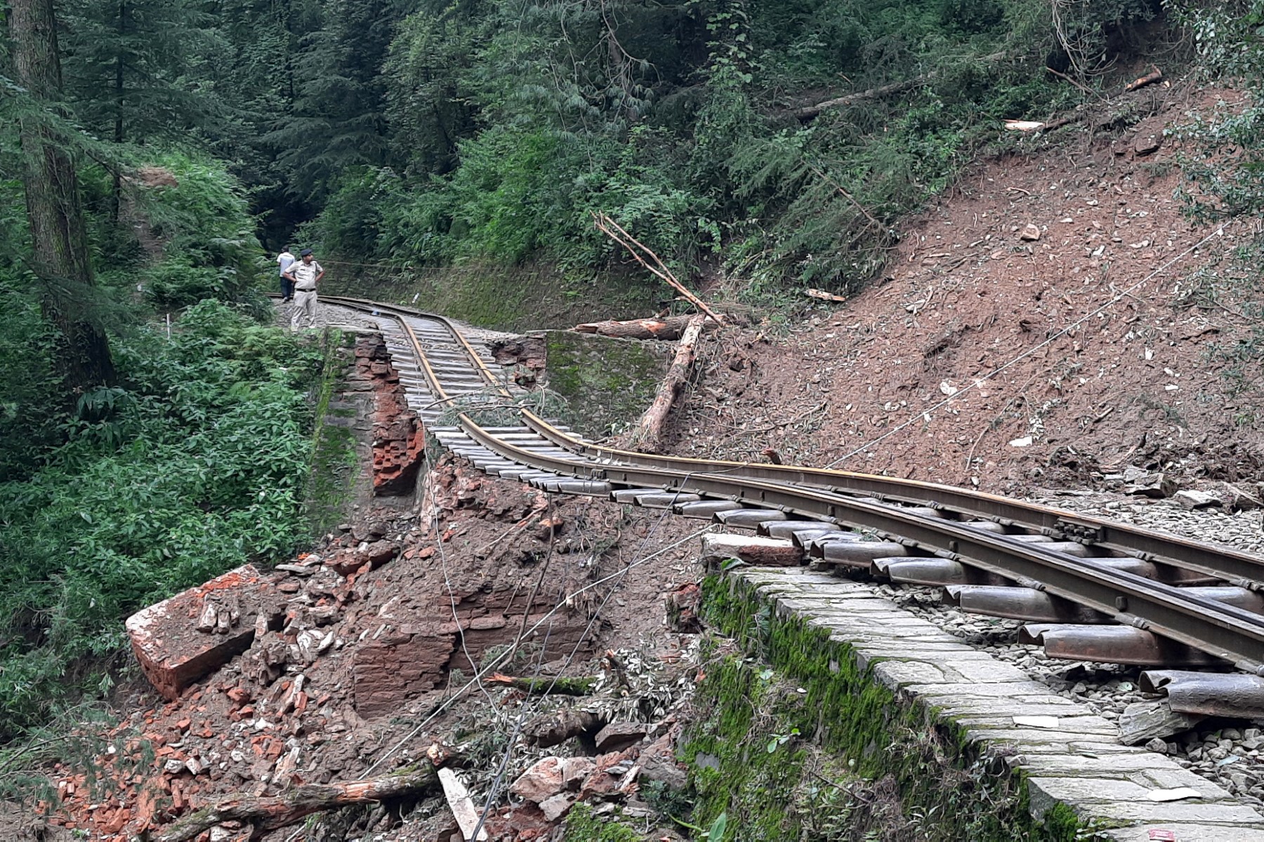Inde: au moins 17 ouvriers meurent dans l'effondrement d'un pont ferroviaire