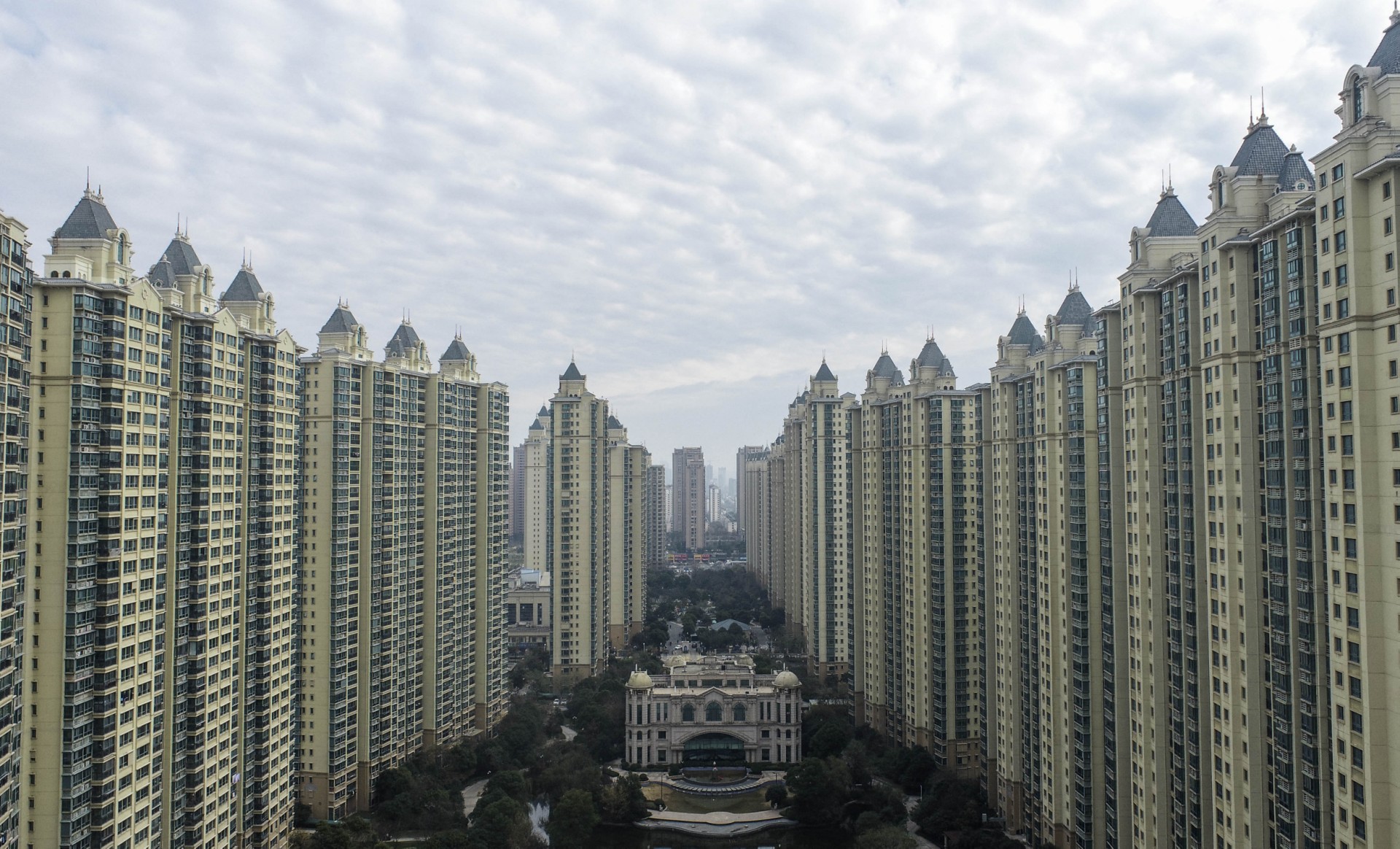 Cette photo aérienne prise le 3 décembre 2022 montre un complexe résidentiel du promoteur immobilier chinois Evergrande à Huaian, dans la province chinoise de Jiangsu (est). (Photo de l'AFP)