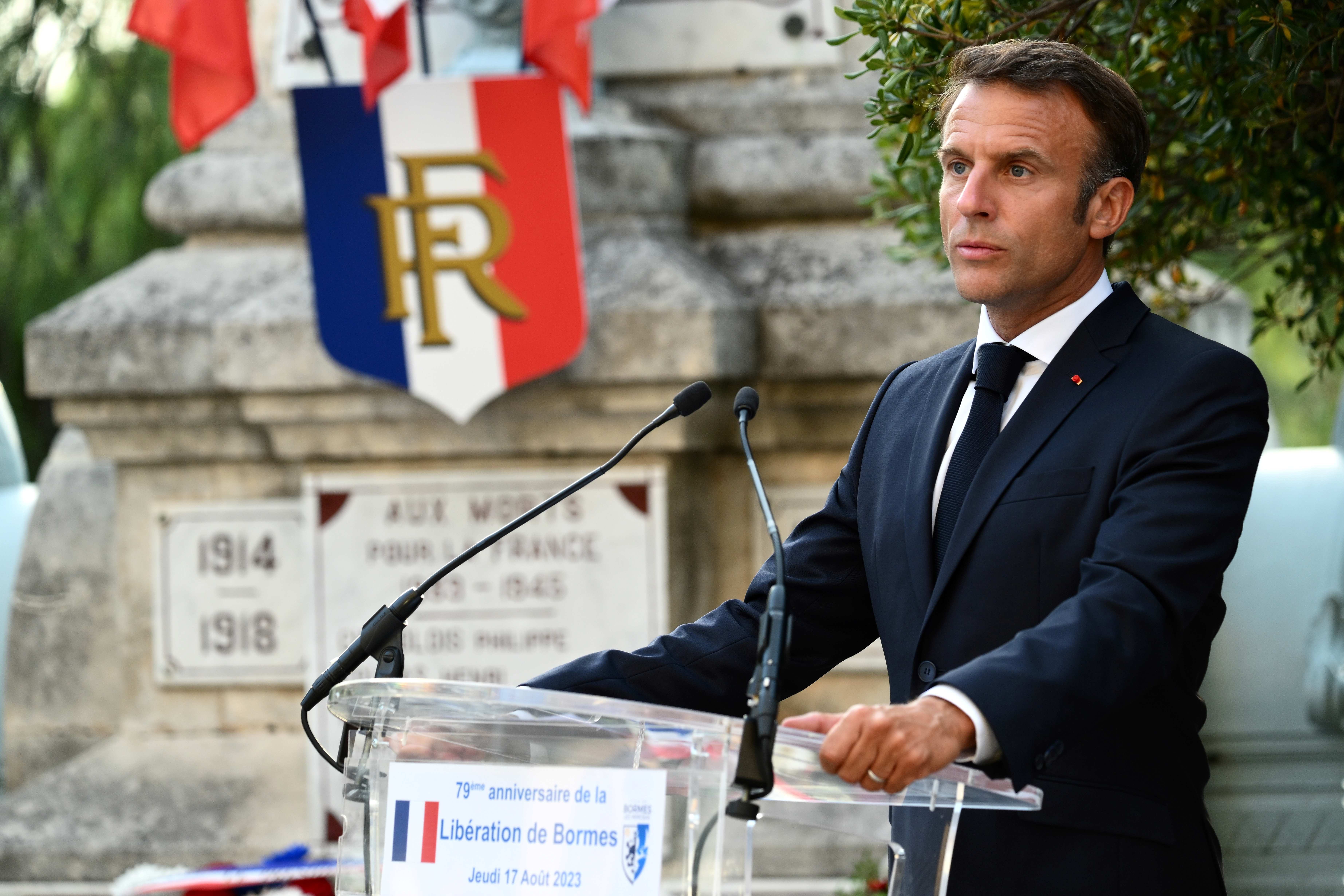 À Bormes-les-Mimosas, l'avertissement de Macron aux jeunes contre le «chaos» et la «désunion»