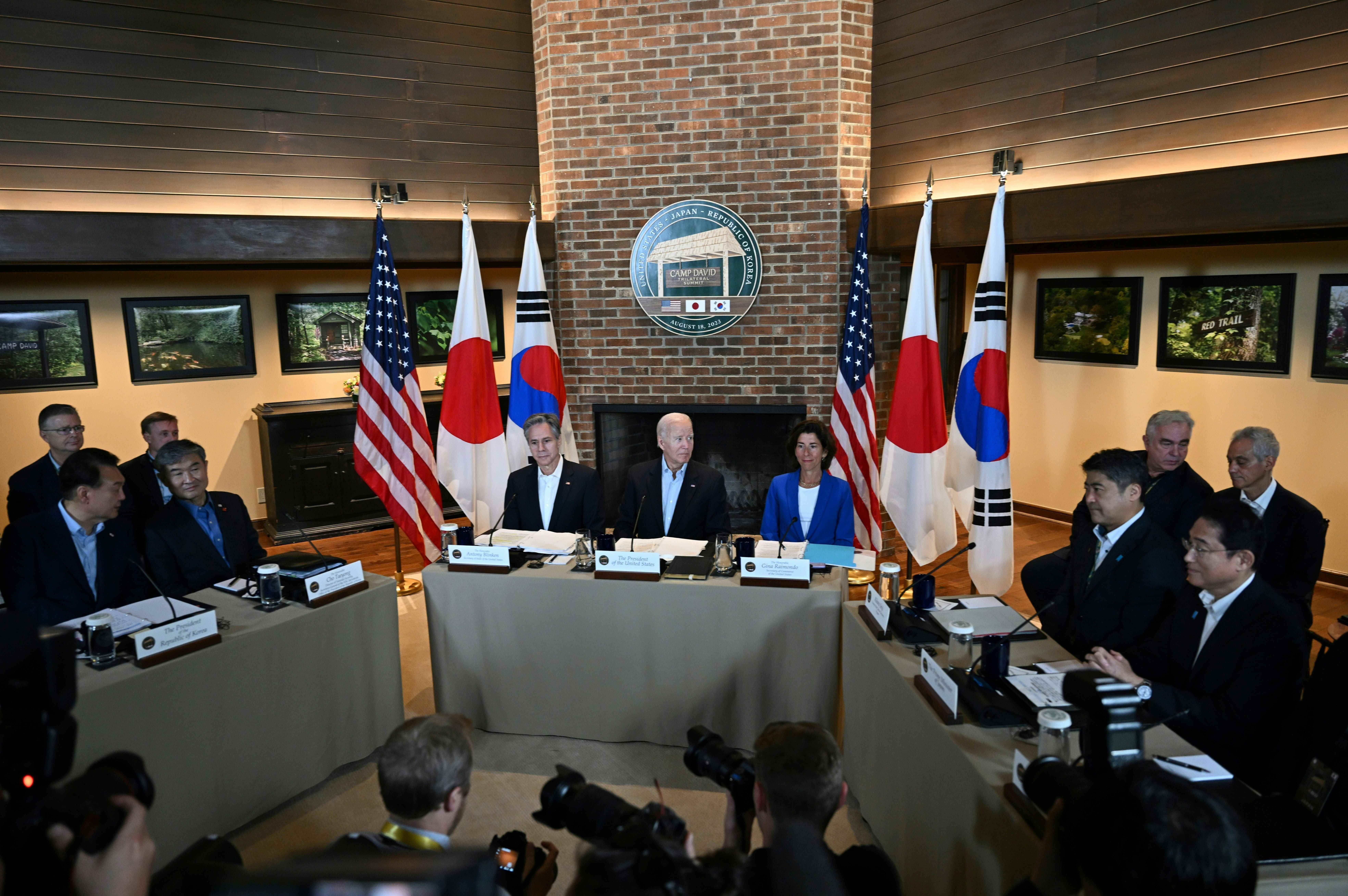 A Camp David, Biden célèbre une «nouvelle ère» avec Séoul et Tokyo