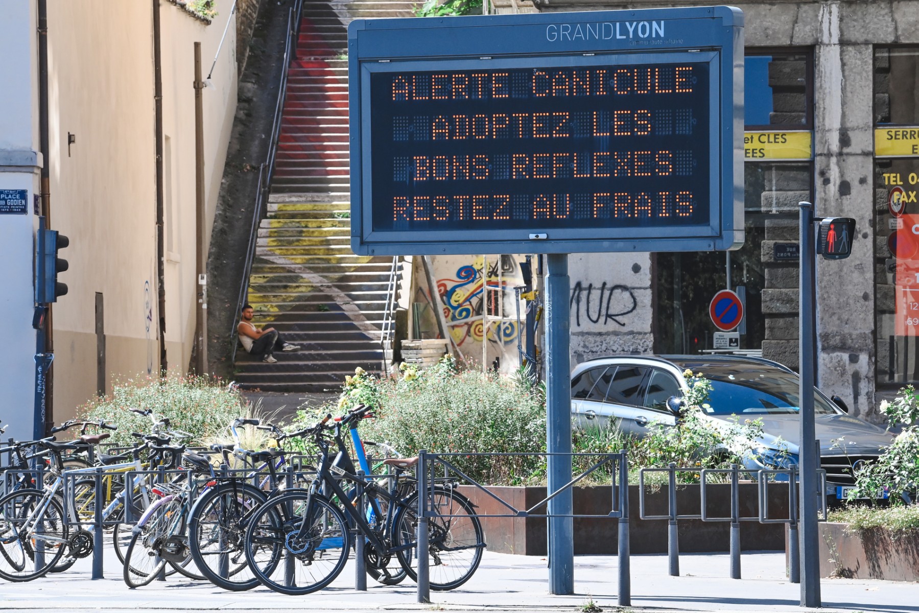 Distribution d'eau et maintenance des trains renforcée: à la gare de Marseille, le dispositif canicule dévoilé