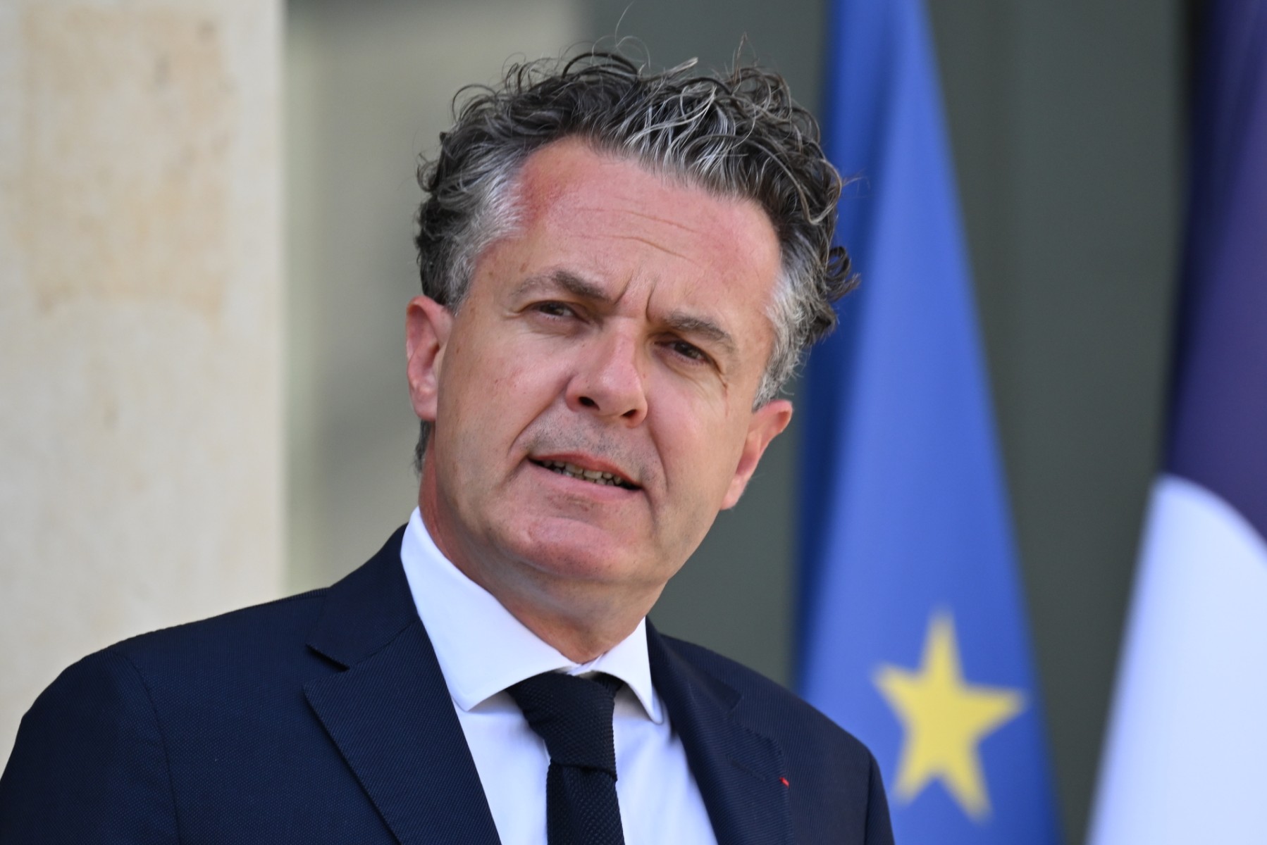 Le ministre de la Transition écologique prône un référendum avec «une dizaine de questions»