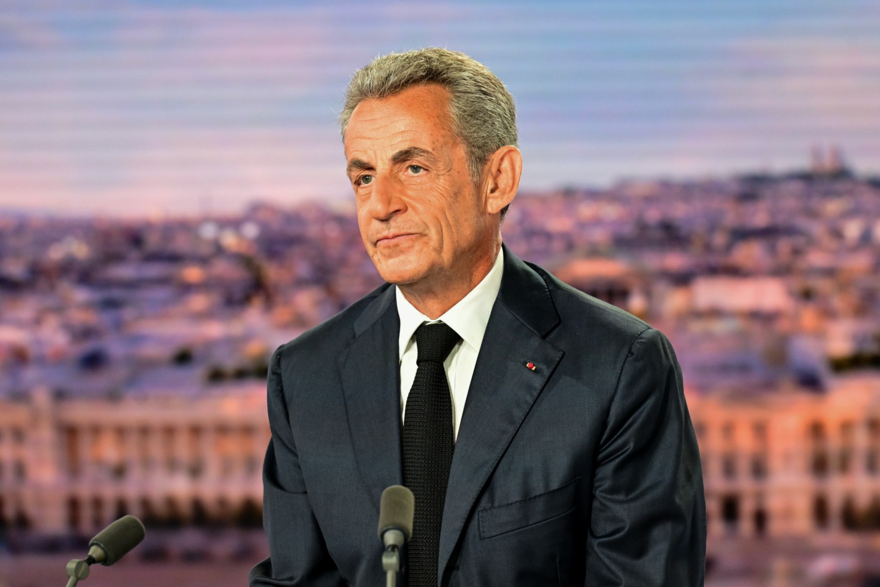 Sarkozy: un candidat de droite fédérant les pro et les anti-Macron, «seul rempart» contre Marine Le Pen