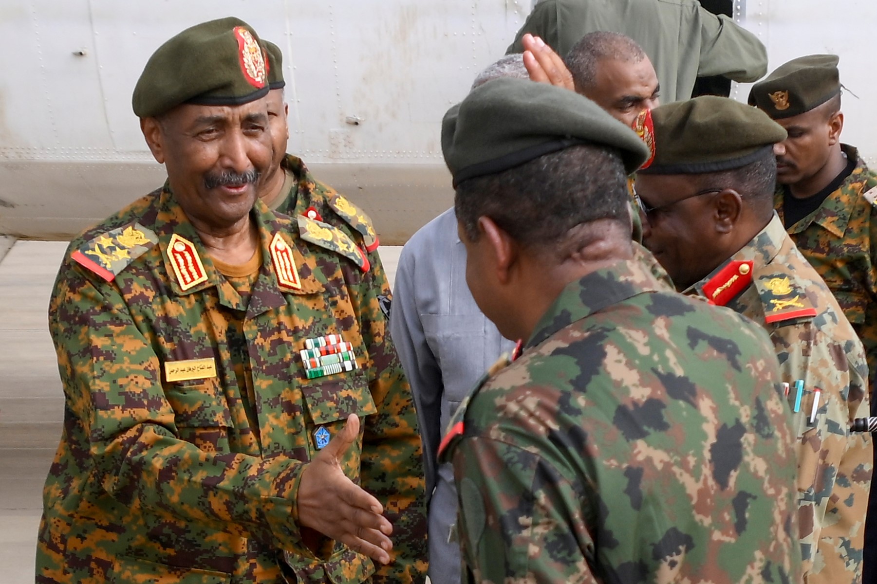 Soudan: le chef de l'armée atterri à Port-Soudan