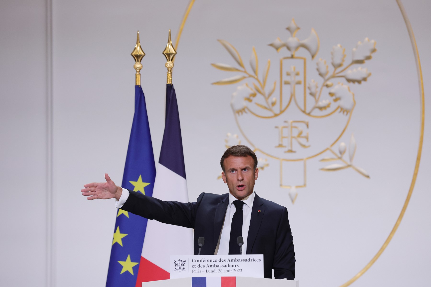 Macron consulte ministres et majorité avant sa réunion au sommet de mercredi