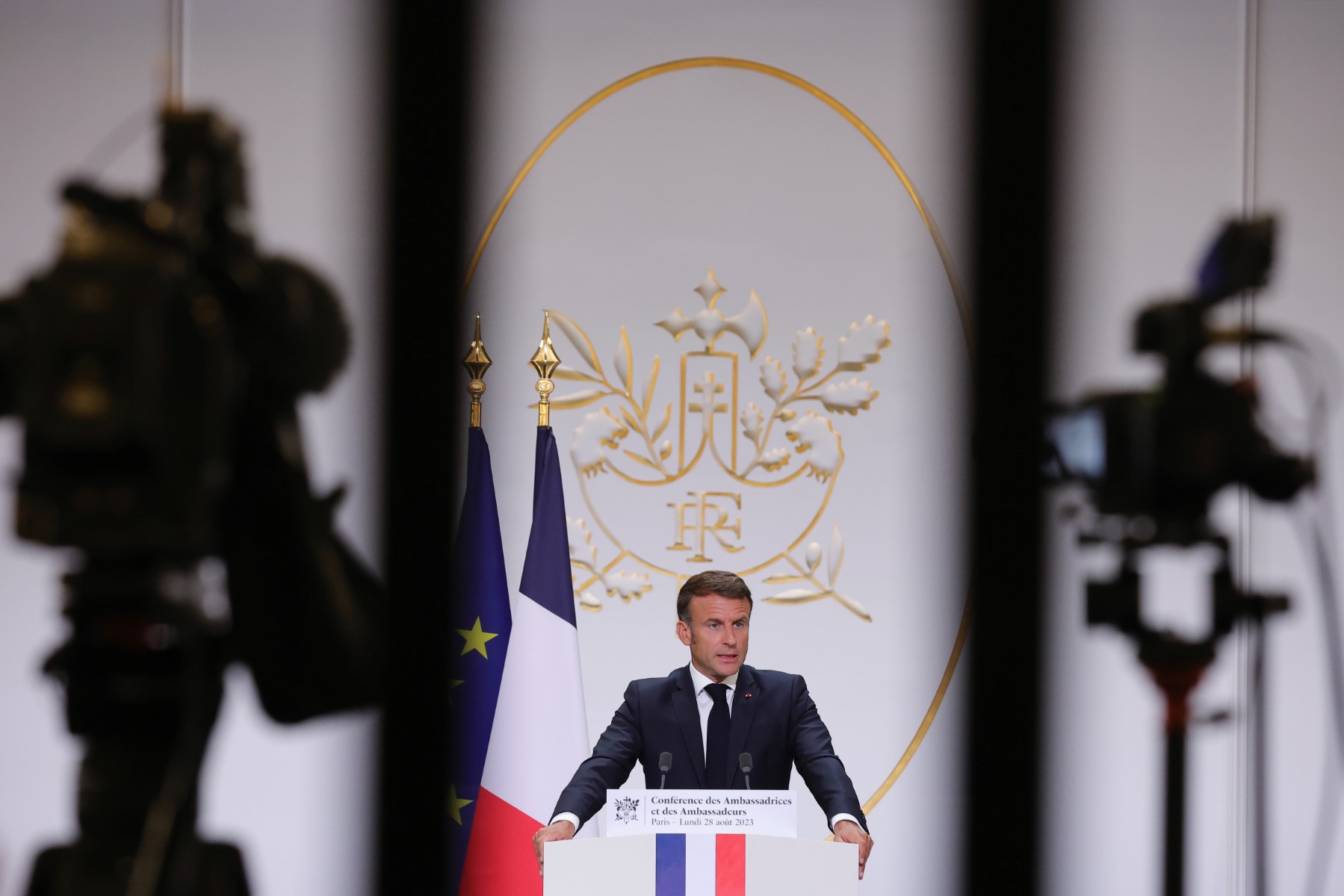 Jour J pour la rencontre au sommet entre Macron et les chefs de partis