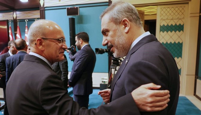Forte hausse des taux d'intérêt en Turquie, signe d'un changement de cap économique
