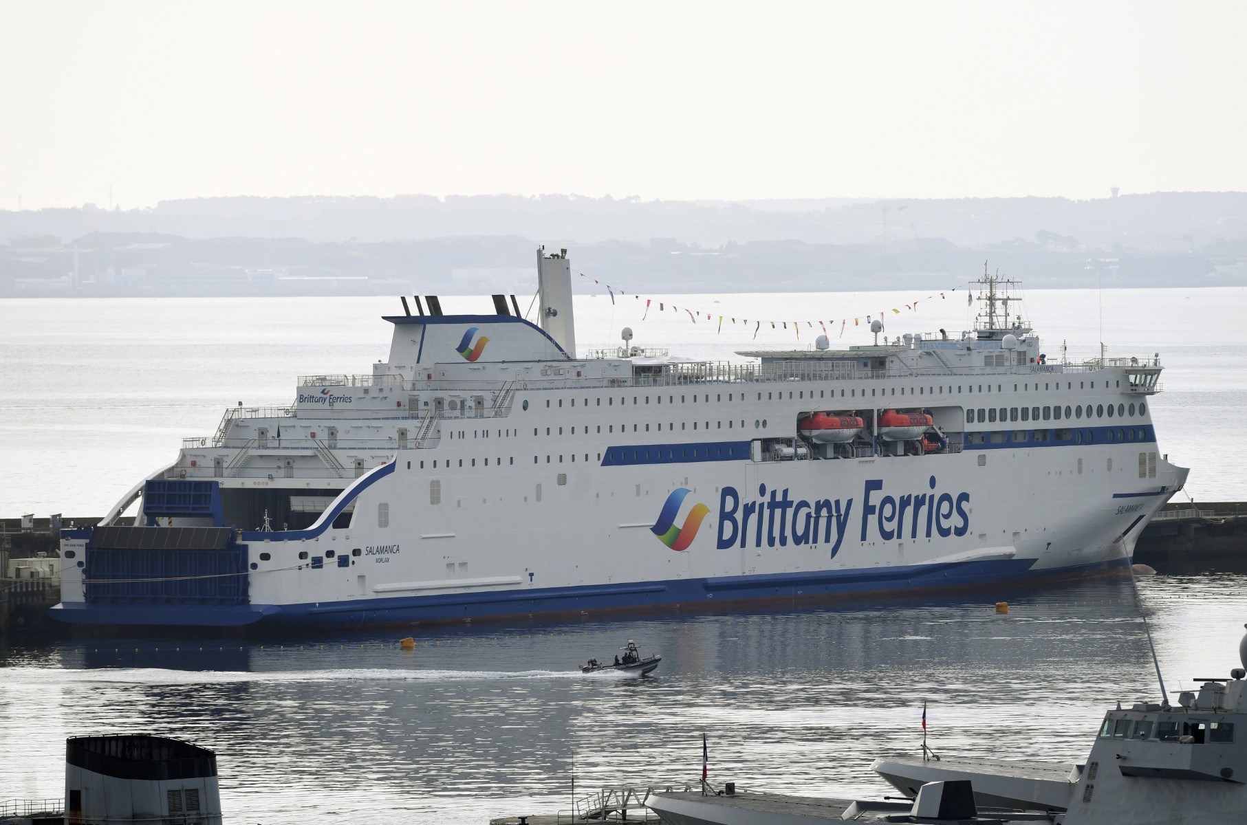 Le ferry dérouté à Brest en raison d'une intoxication alimentaire a repris sa route
