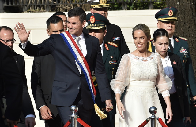 Paraguay: Le président investi Peña promet de lutter contre la corruption