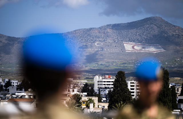 Chypre: L'ONU accuse des forces chypriotes-turques de s'en prendre aux Casques bleus