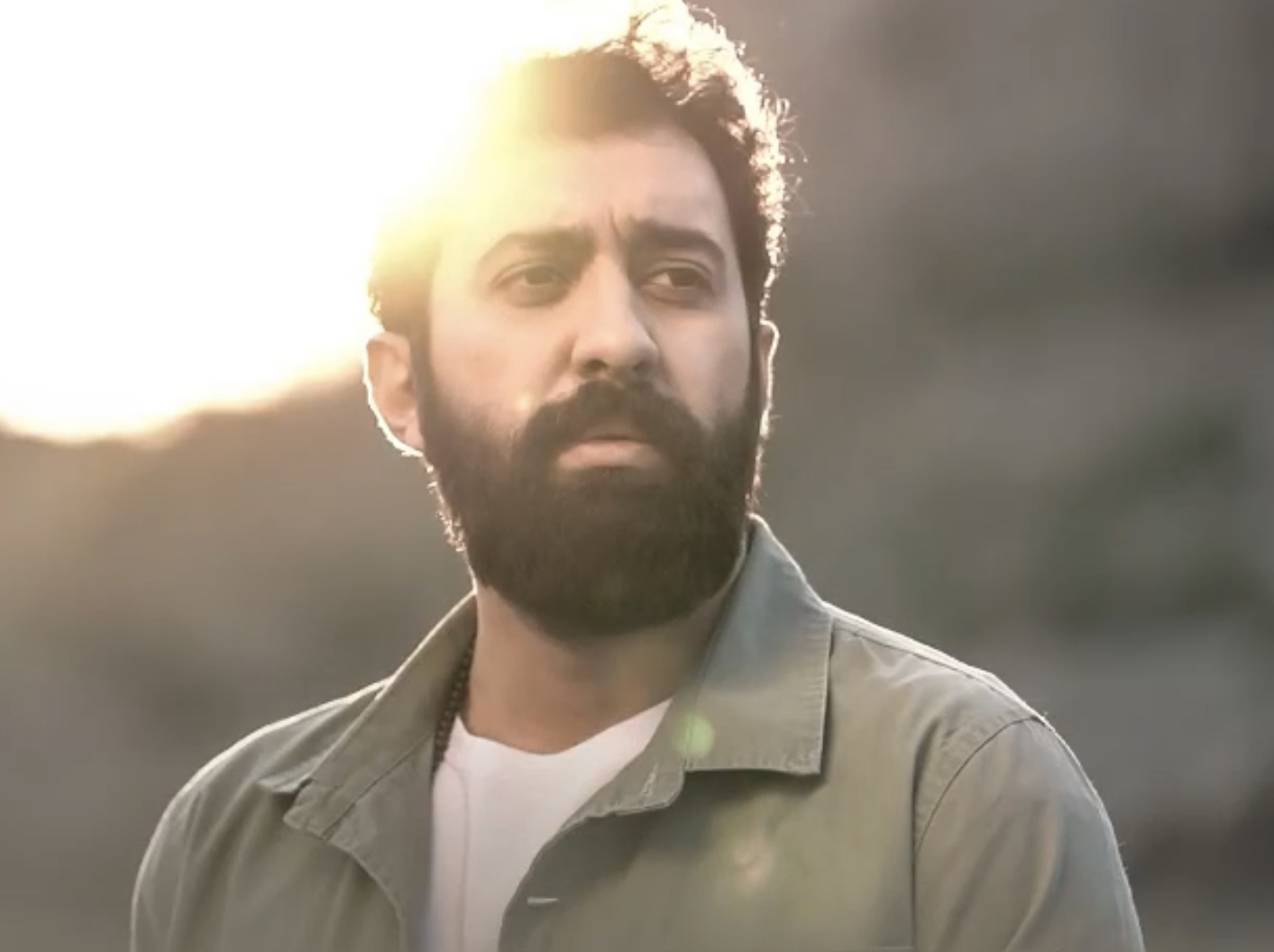 Iran: Un chanteur poursuivi pour contester le voile obligatoire