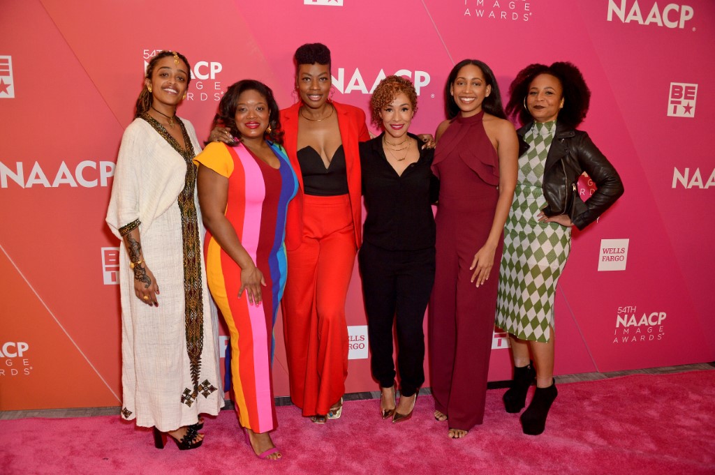 Des cadres d'Airbnb assistent au 54e déjeuner des nominés des NAACP Image Awards au Fairmont Century Plaza le 4 février 2023 à Los Angeles, en Californie. (Nicole/Getty Images/AFP)