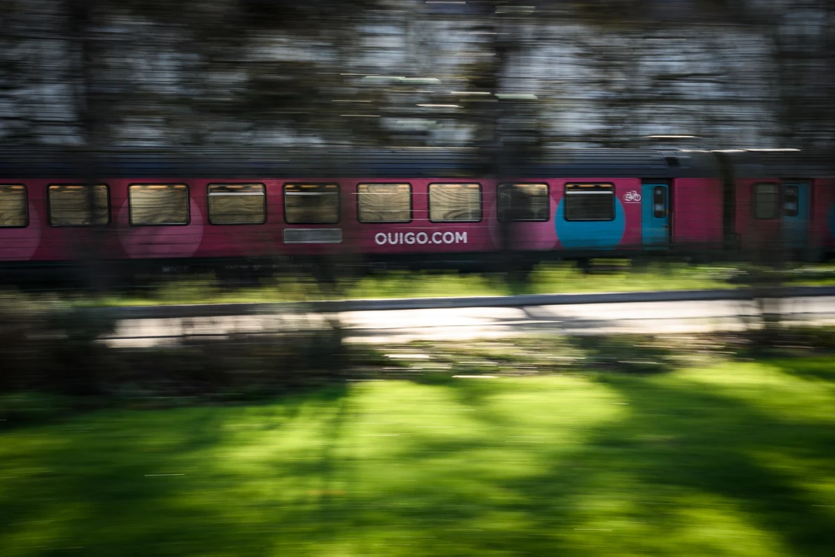 Un train Ouigo de la SNCF roule le 18 janvier 2023 à Nantes, dans l'ouest de la France. (Photo Loic Venance / AFP)