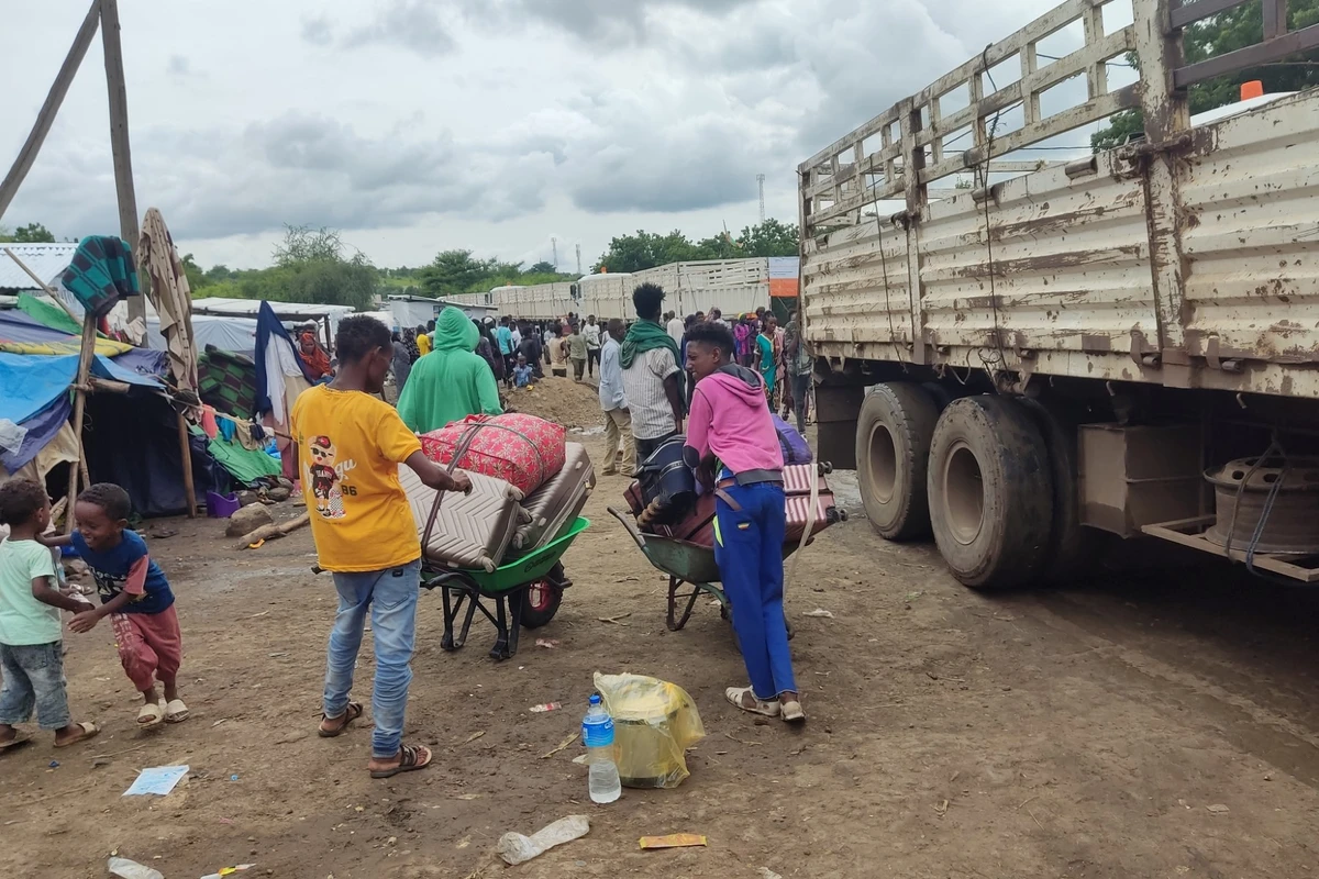 Violents combats à Khartoum et fuite d'habitants
