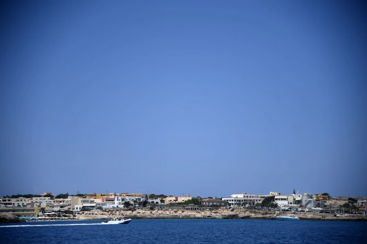 Italie: au moins 30 migrants portés disparus après deux naufrages