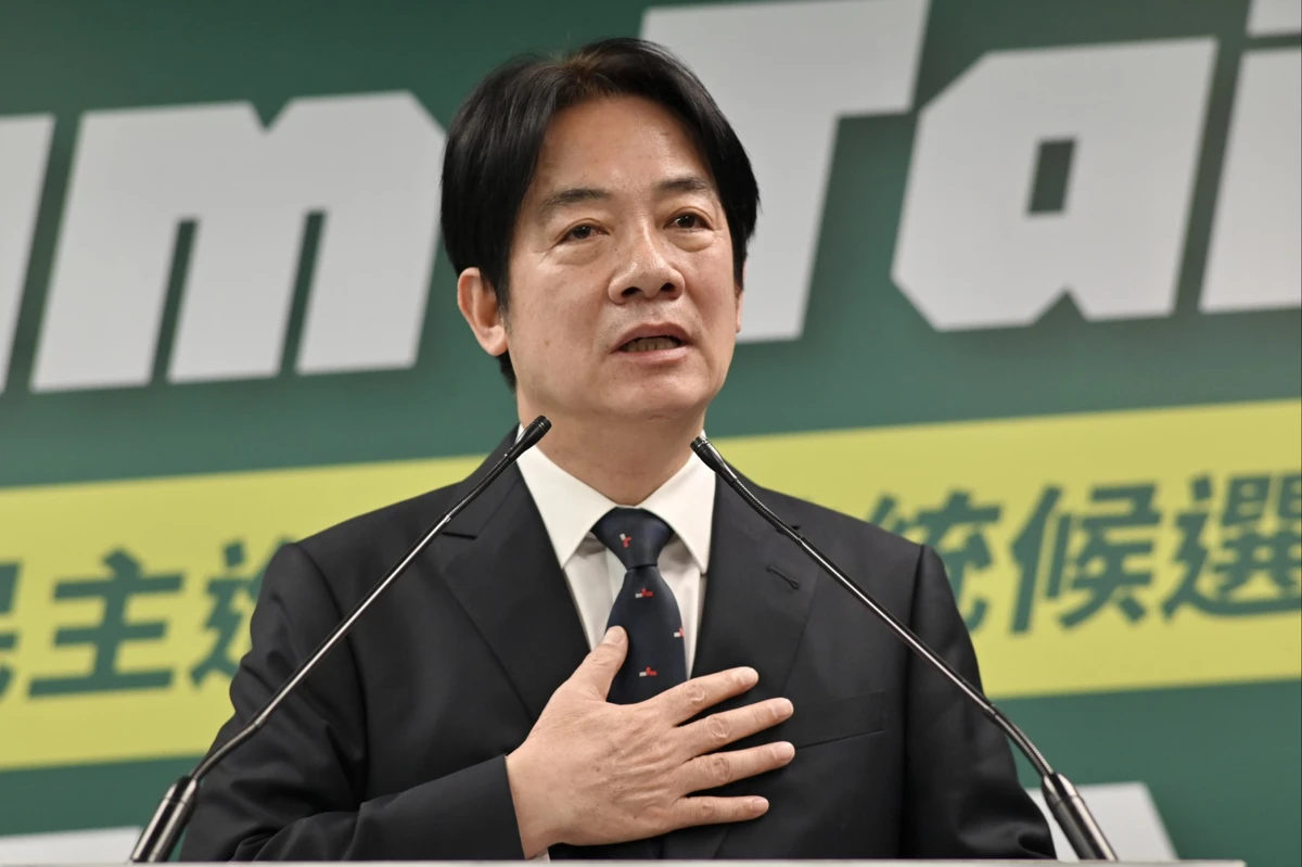 William Lai, vice-président de Taïwan et président du Parti démocrate progressiste (DPP), fait un geste lors de son discours au siège du DPP à Taipei, le 12 avril 2023. (Photo de Sam Yeh / AFP)
