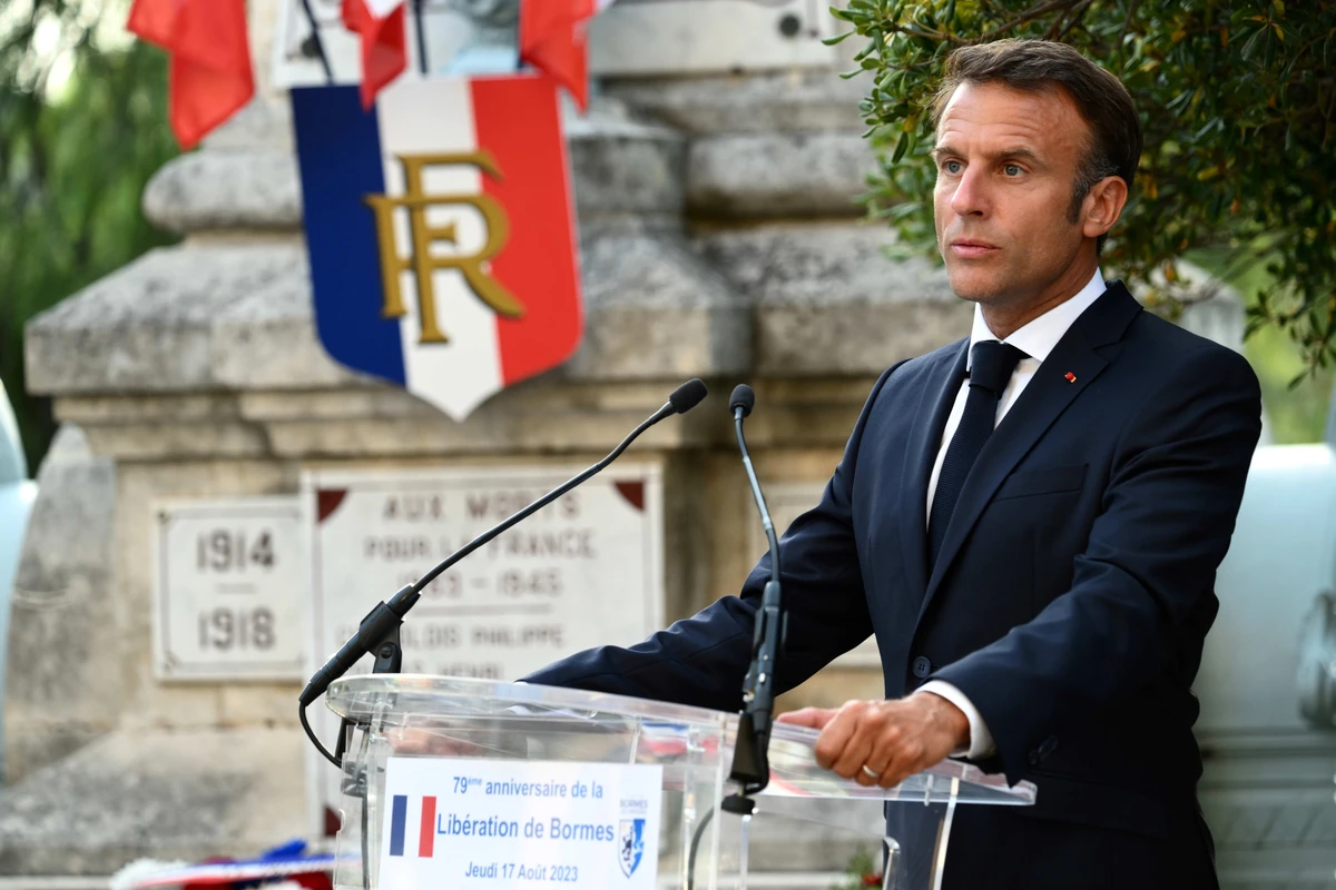 À Bormes-les-Mimosas, l'avertissement de Macron aux jeunes contre le «chaos» et la «désunion»