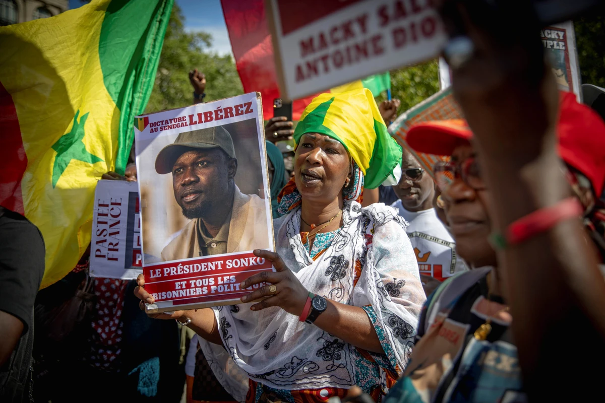 Sénégal: un chef religieux appelle l'opposant Sonko à cesser sa grève de la faim