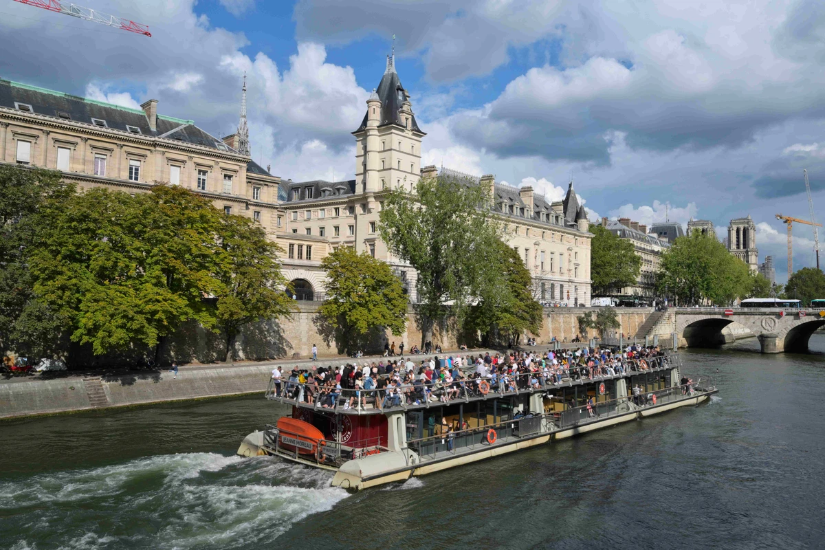 France: la saison touristique estivale un peu meilleure qu'en 2022 malgré l'inflation