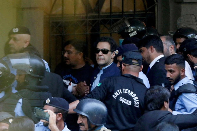 Pakistan: l'ex-Premier ministre Imran Khan, condamné à trois ans de prison pour corruption et arrêté