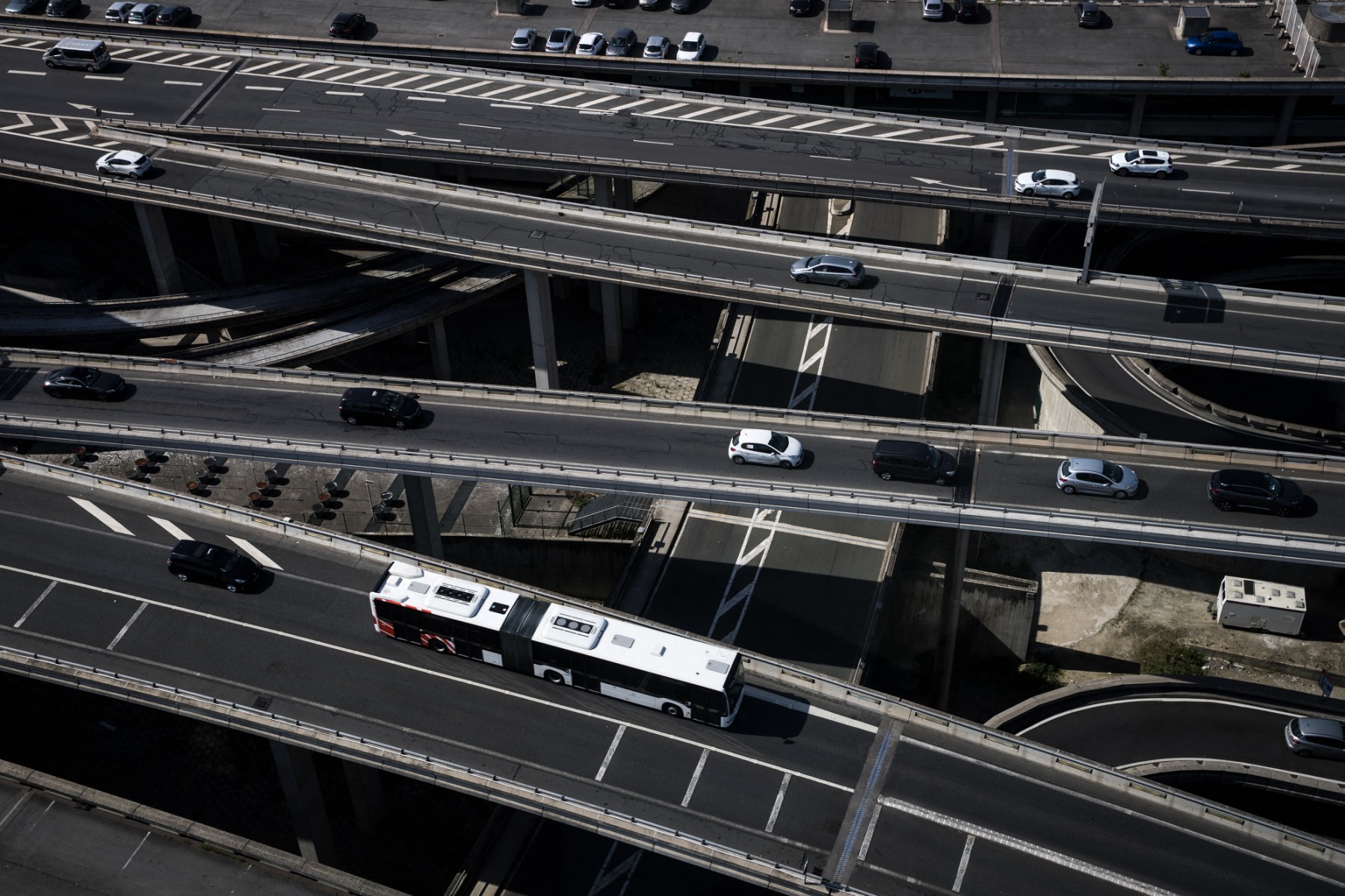 Autoroutes: «Plusieurs» projets seront «arrêtés» dans les «prochaines semaines», assure Beaune