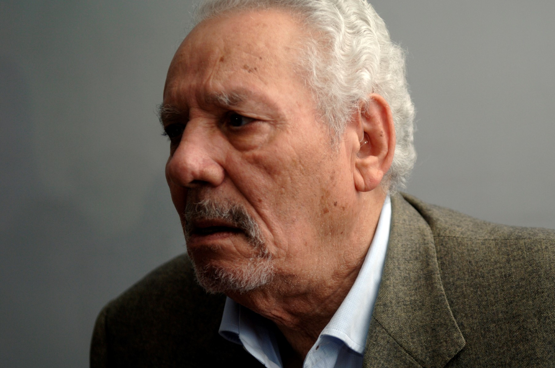 Faut-il juger le général Nezzar?