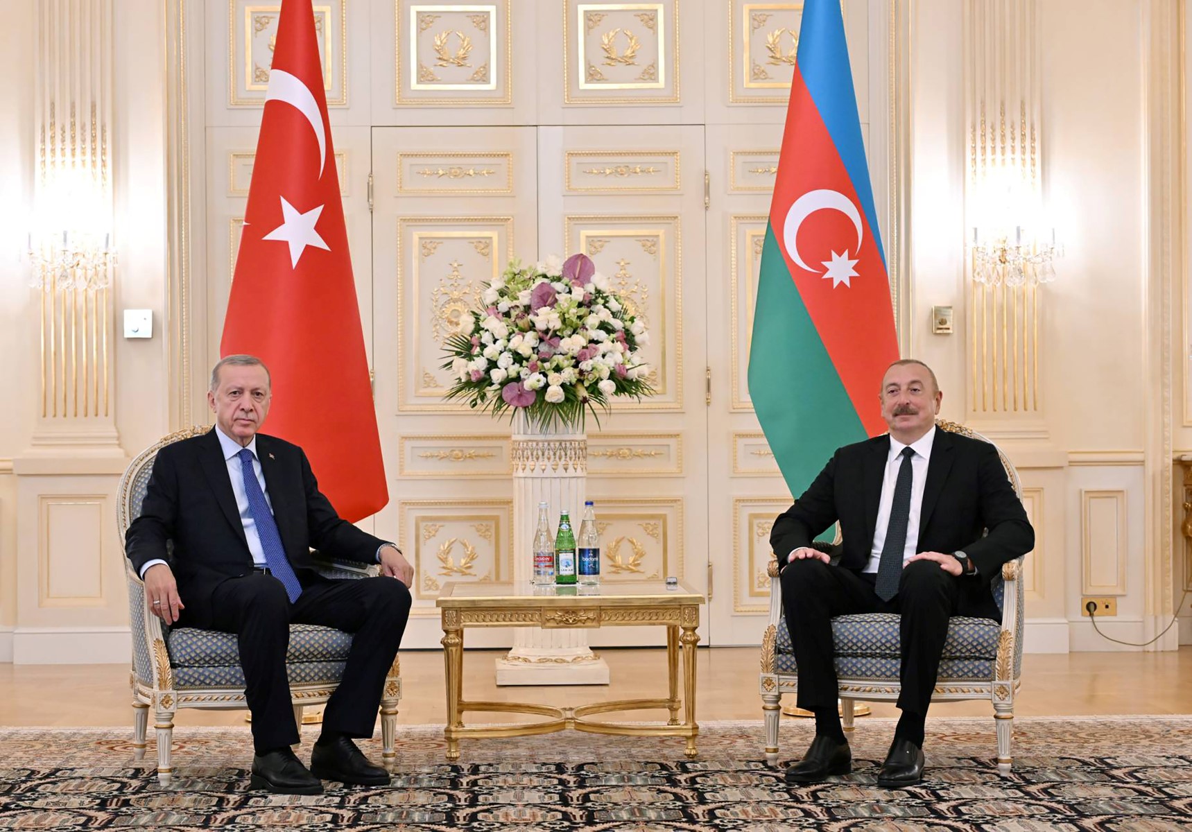 En pleine crise au Nagorny Karabakh, le président turc rencontre son homologue d'Azerbaïdjan