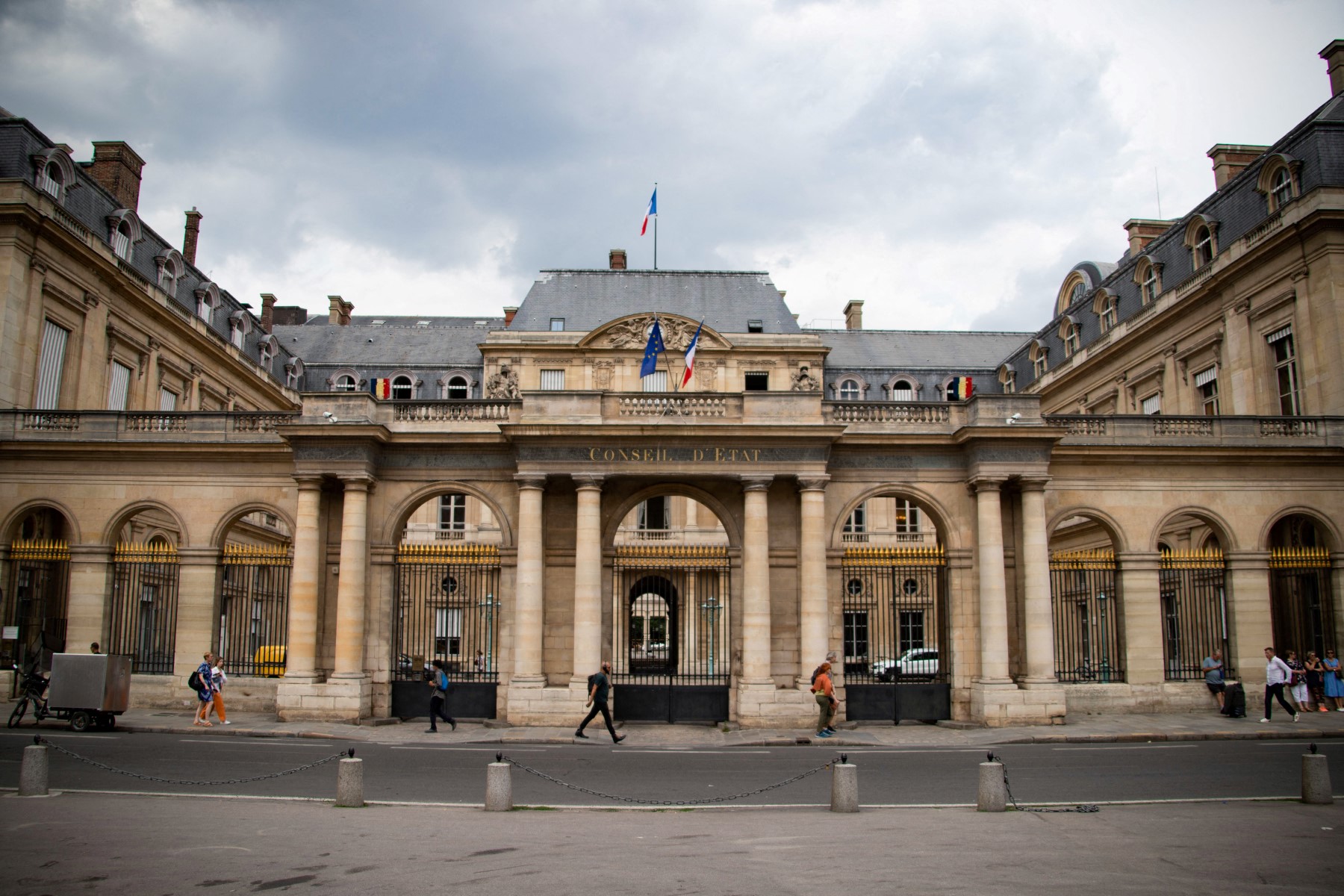 Le Conseil d'Etat valide l'interdiction de l'abaya à l'école