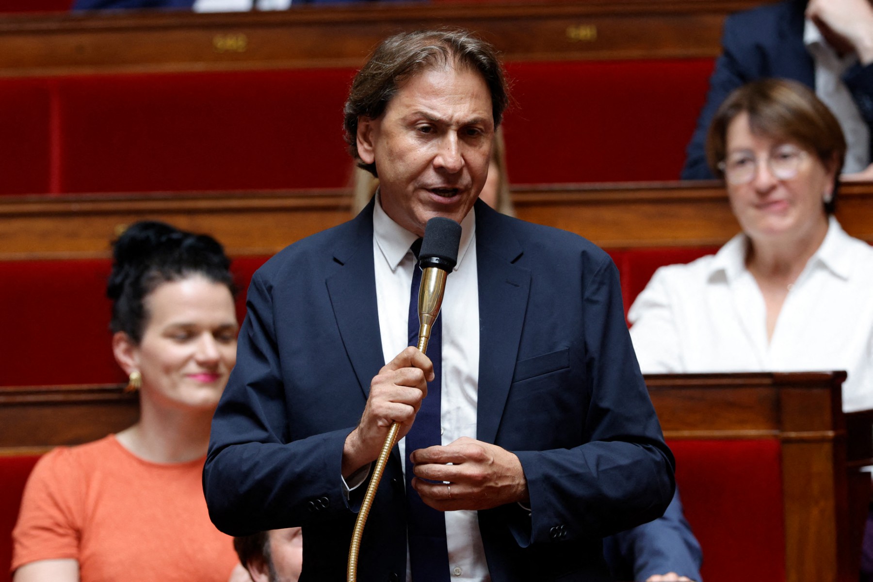Projet de loi plein emploi: «On légifère sur des bases idéologiques», dénonce Guedj