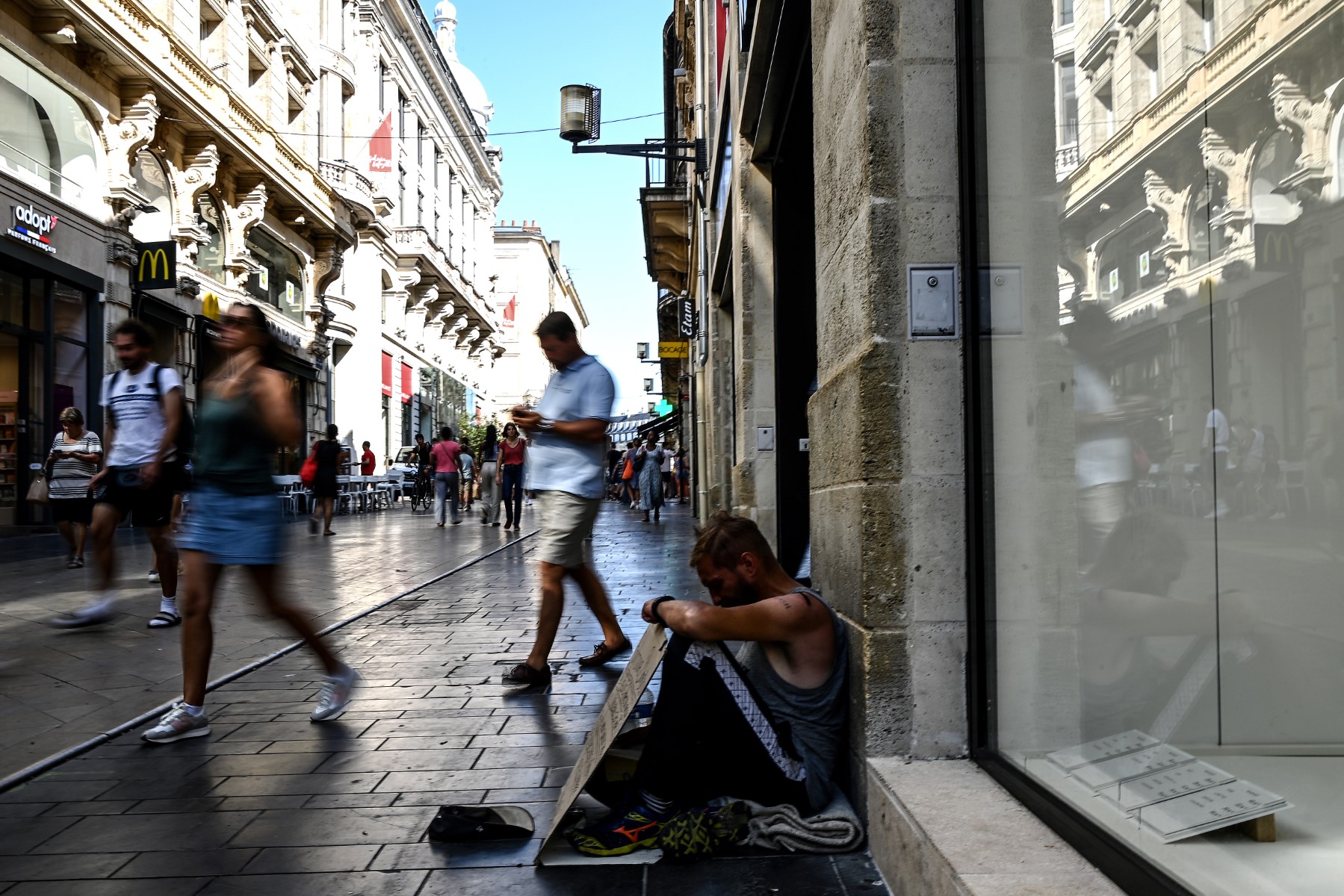 En France, les plus précaires de plus en plus menacés par la pauvreté