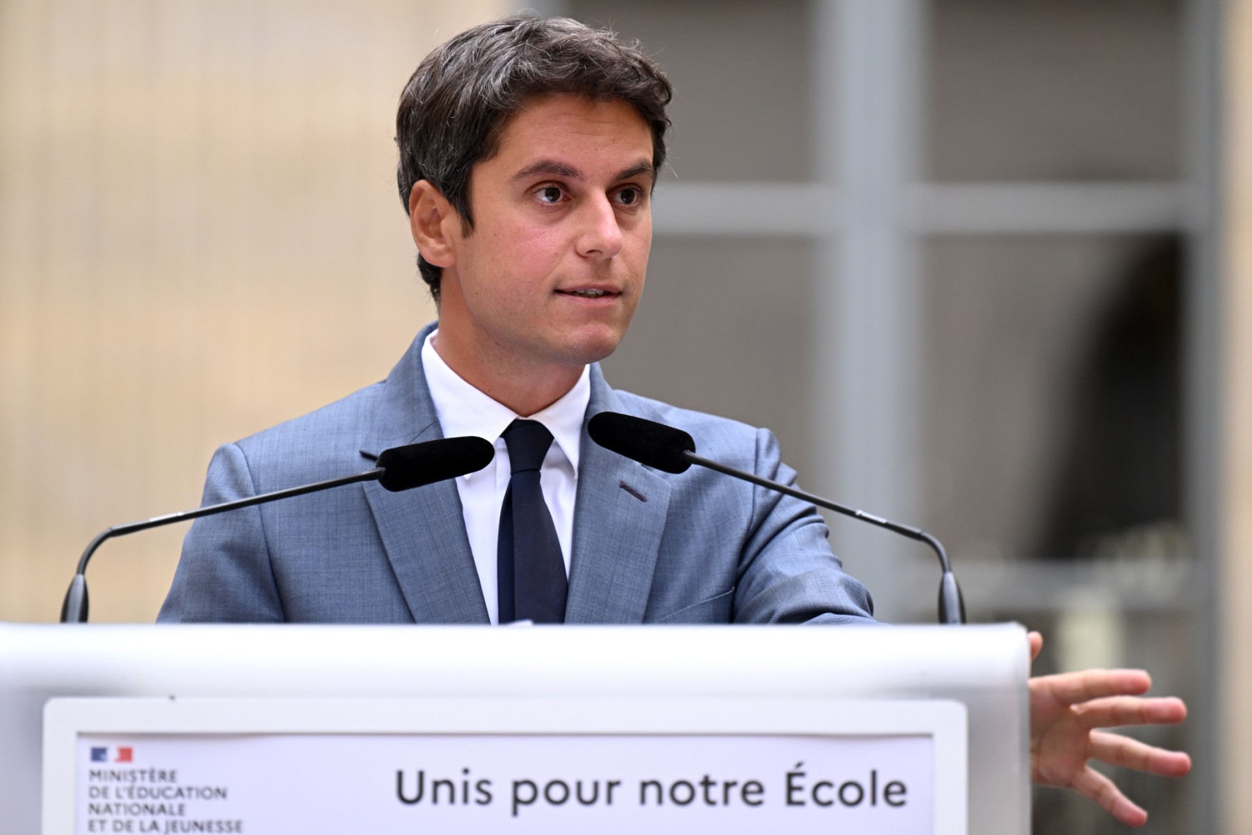 Abayas, pénurie d'enseignants: L'année scolaire démarre lundi entre défis et défiance