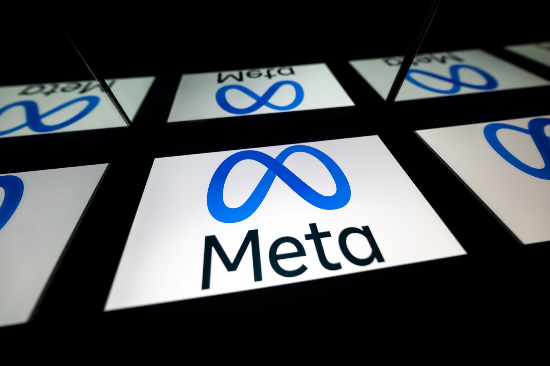 Bras de fer avec Meta et Google: Ottawa détaille sa nouvelle loi