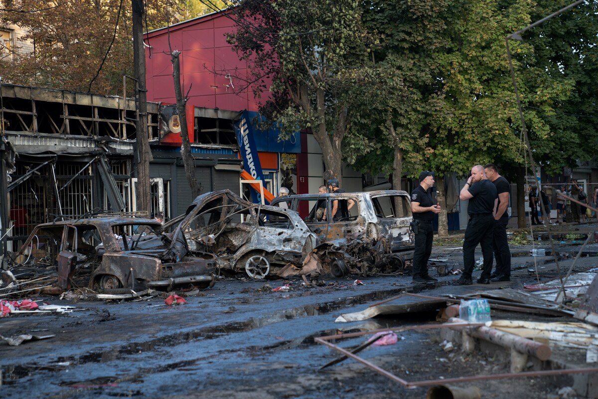 Ukraine: Une frappe russe sur un marché fait 17 morts, des munitions américaines à l'uranium appauvri
