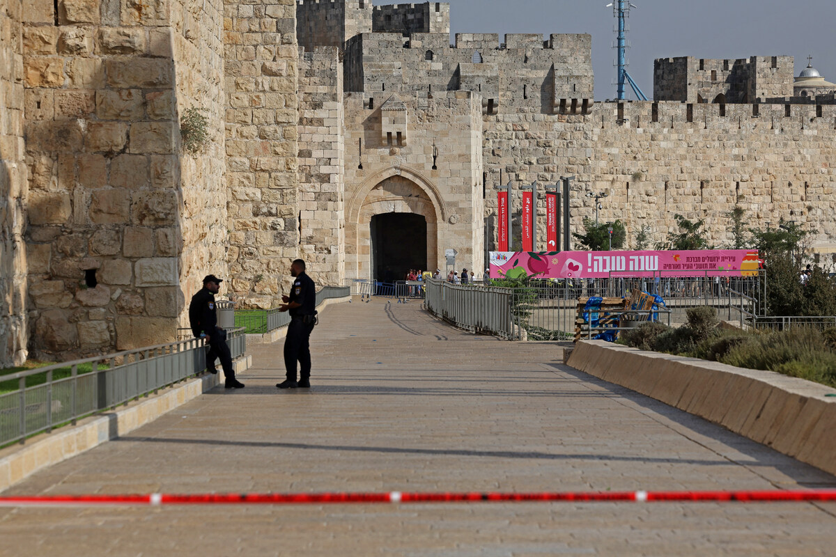 Un Palestinien blesse deux personnes avec un couteau