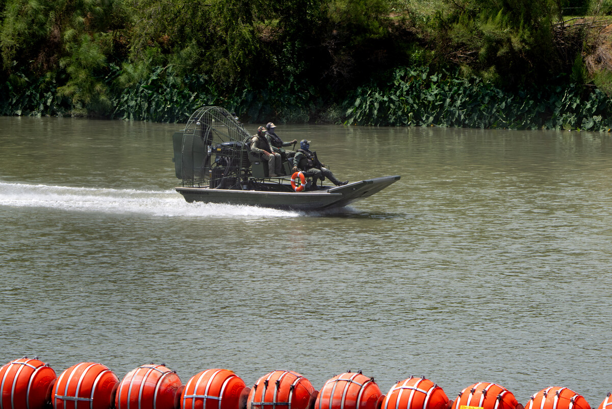 Un tribunal fédéral somme le Texas de démanteler sa barrière flottante antimigrants