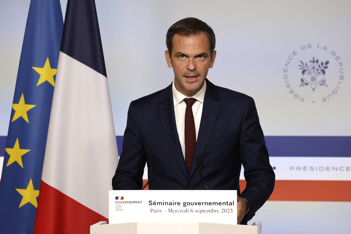 Vente du carburant «à perte»: Un projet de loi «très vite» au Parlement, selon Olivier Véran