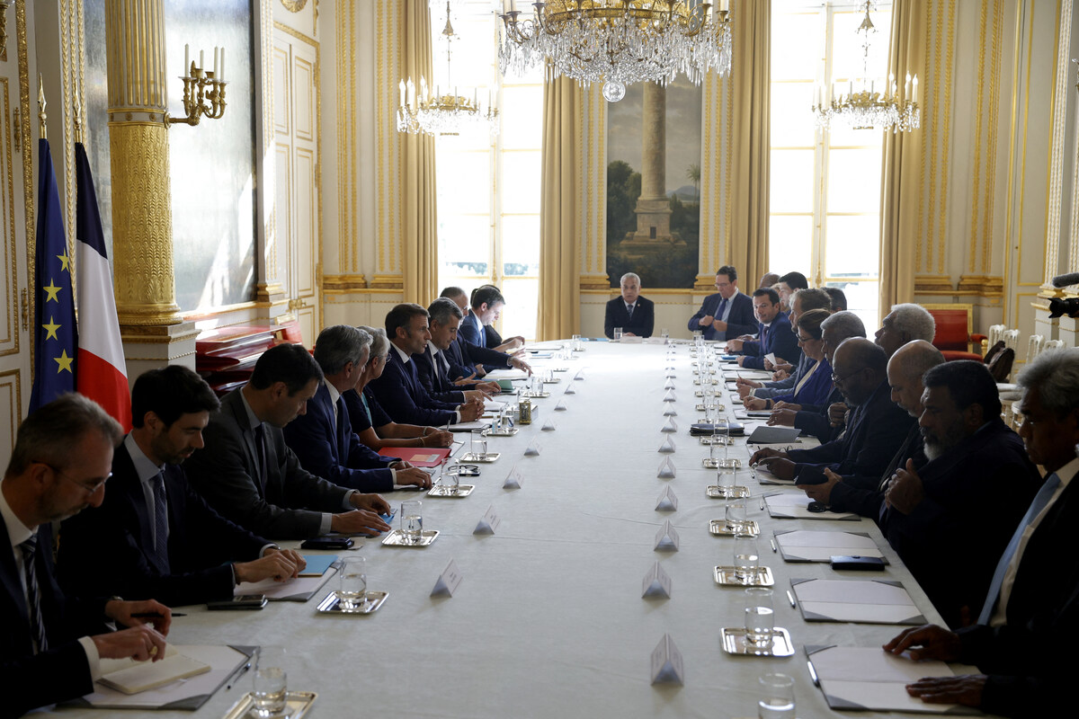 Nouvelle-Calédonie: Macron réunit loyalistes et indépendantistes à Paris