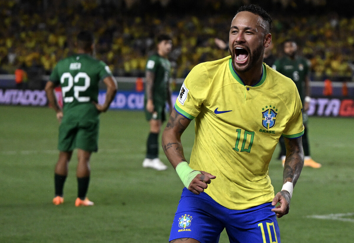 Neymar dépasse Pelé comme meilleur buteur de l'équipe du Brésil