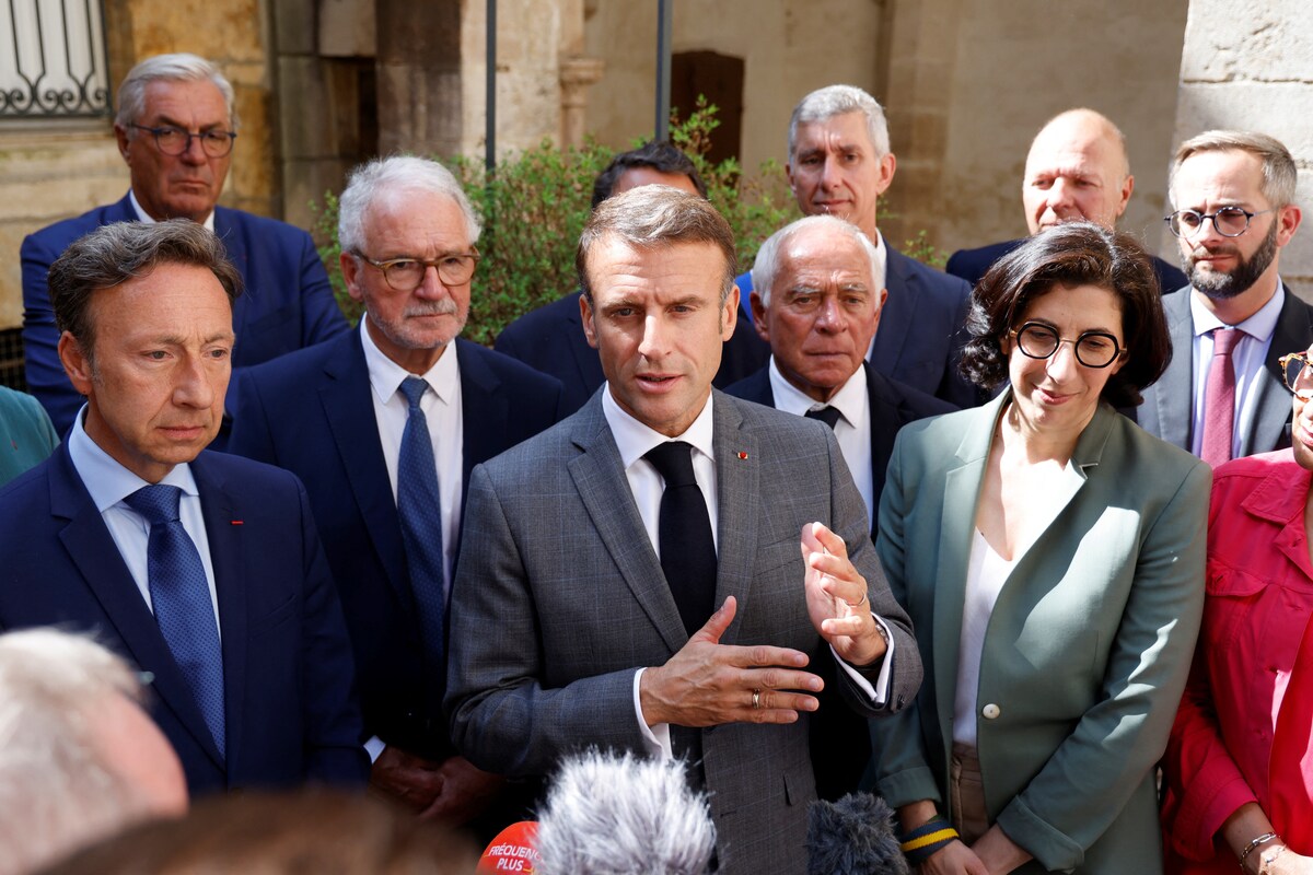 Niger: l'ambassadeur de France «pris en otage», accuse Macron