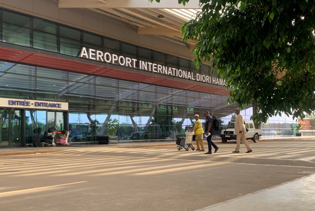Le Niger interdit son espace aérien aux avions français