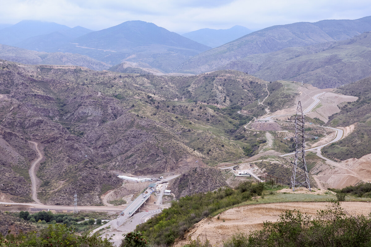 Nagorny Karabakh: les séparatistes négocient le retrait de leurs troupes et rendent les armes